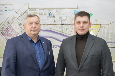 Председатель Думы поздравил почетного гражданина Северска